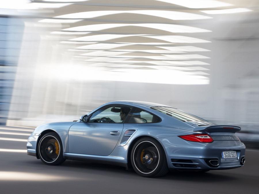  Porsche 911 Turbo S 2010 года  (фото 11 из 31)